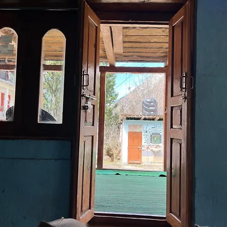 Old Brahma Homestay Kalgha Exterior photo